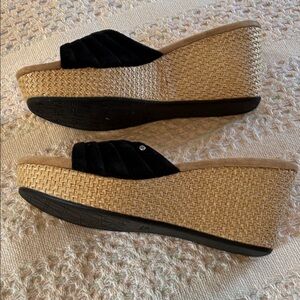 UGG Women's black slide wedge sandals * sz 8 * platform
